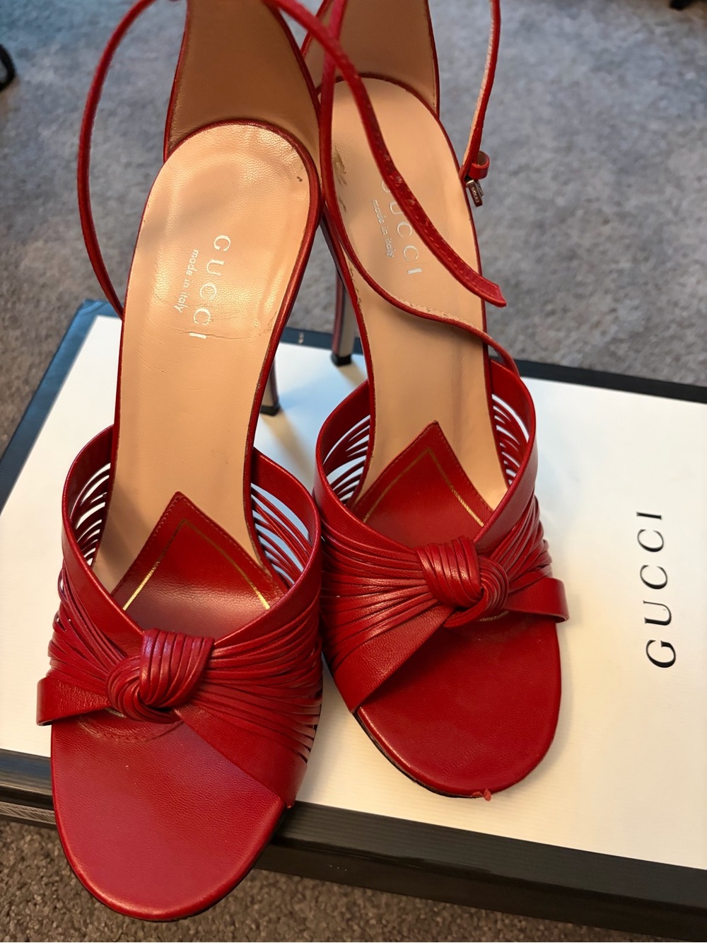 Gucci Red Leather Knot Slingback Heels - Picture 2 of 16